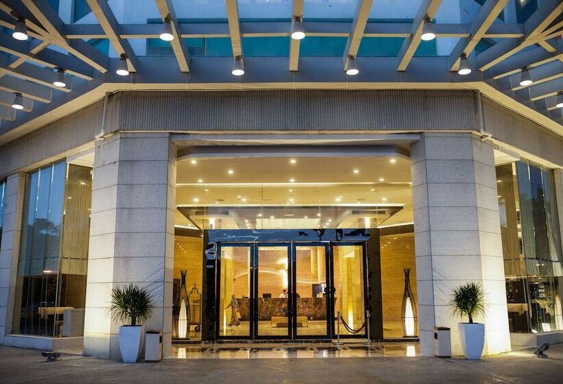 فندق Royale Signature