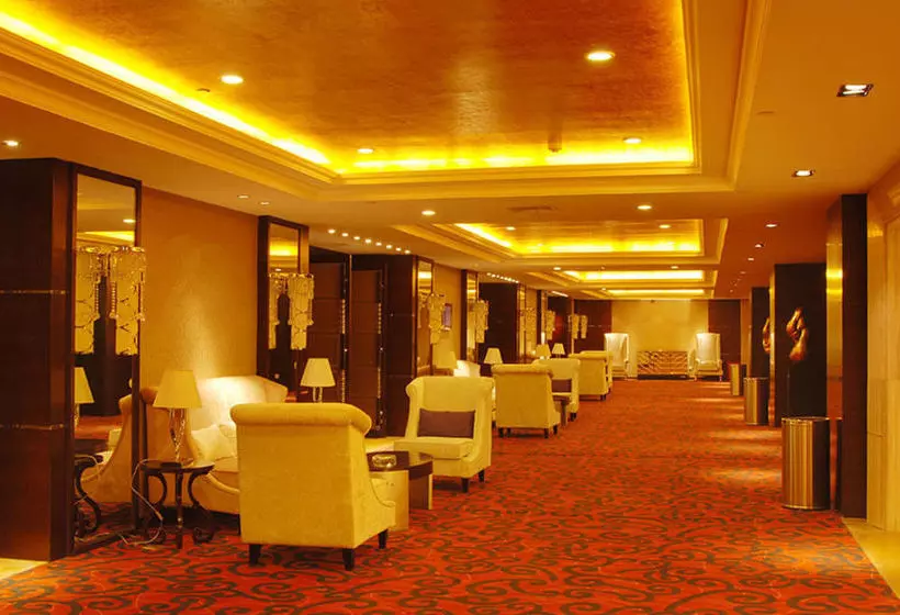 Hotelli Sinkal Crown