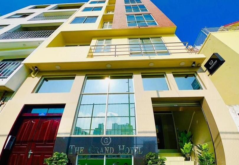 هتل The Grand View