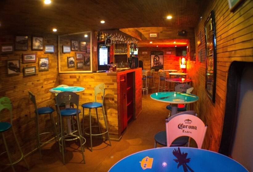 Los Vagones Cabañas Restaurante Bar