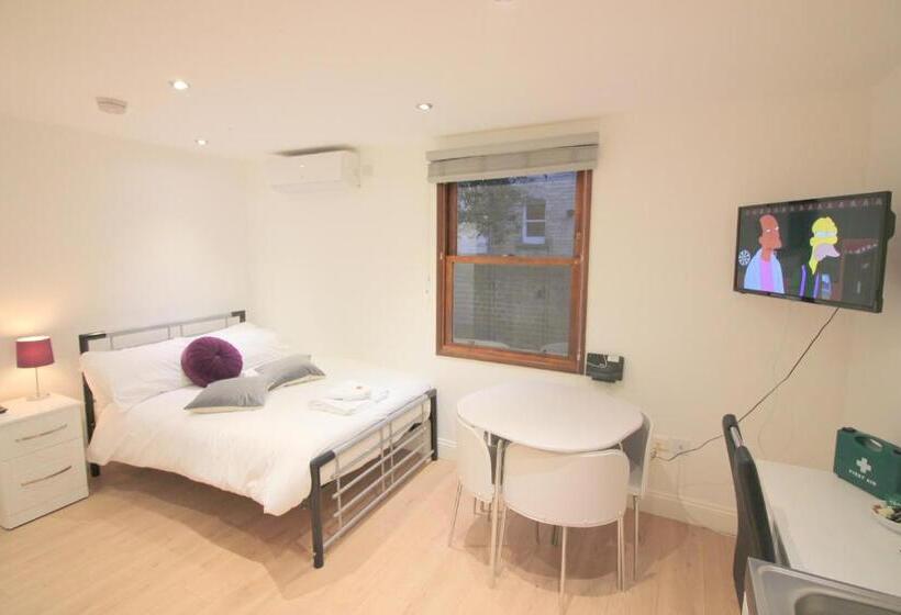 بنسيون Cambridge City Rooms By Paymán Club