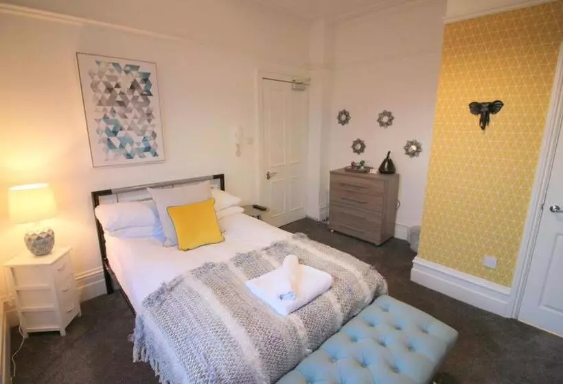 پانسیون Cambridge City Rooms By Paymán Club