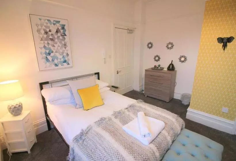 پانسیون Cambridge City Rooms By Paymán Club