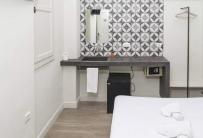 پانسیون Nwt Central Station Valencia