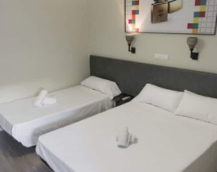 پانسیون Nwt Central Station Valencia