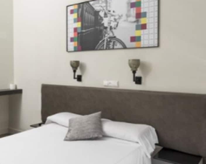 پانسیون Nwt Central Station Valencia