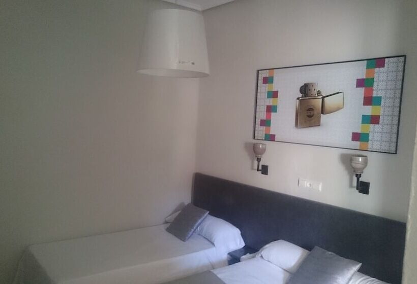 پانسیون Nwt Central Station Valencia