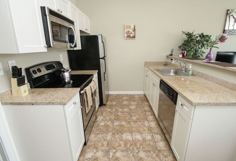 Renaissance Properties   2040 Market Street