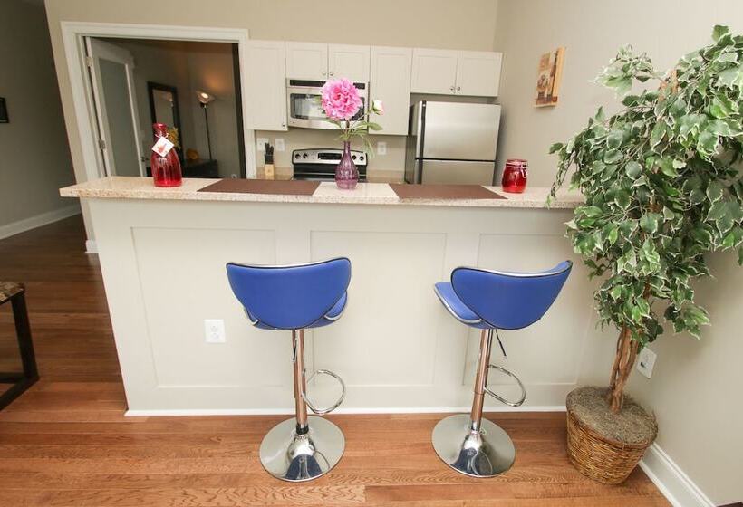 Renaissance Properties   2040 Market Street