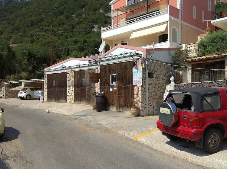 Sarakinos Apartments