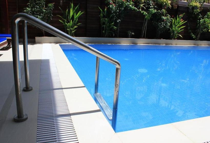 9 Dragon Hotel & Restaurant