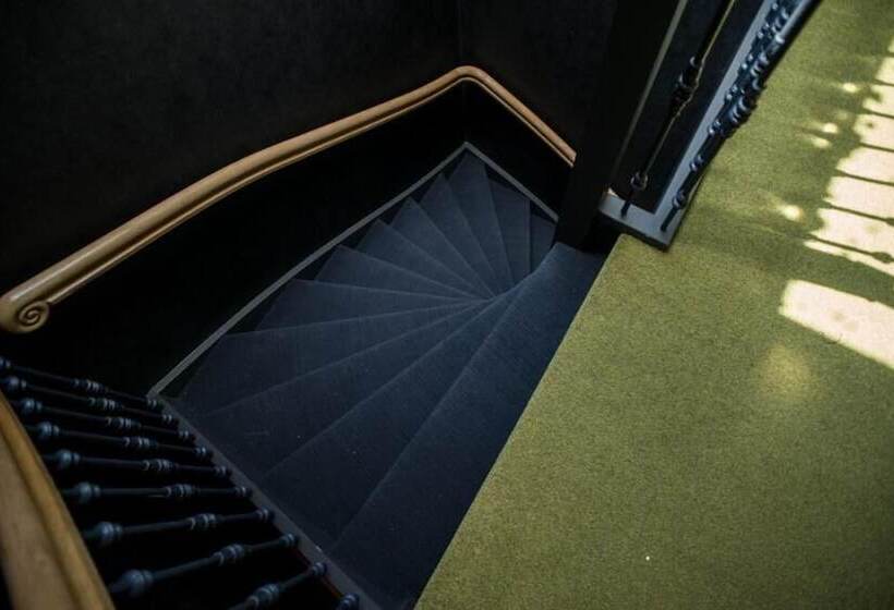 Golden Mansion Apart