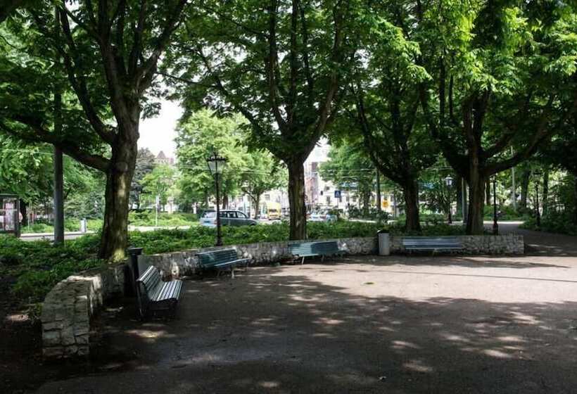 Golden Mansion Apart