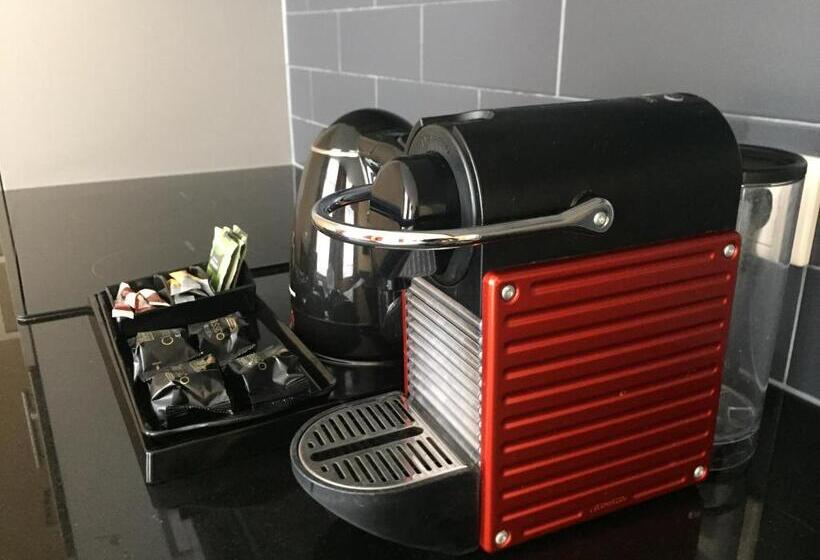 Golden Mansion Apart