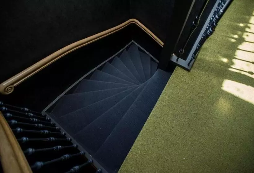 Golden Mansion Apart