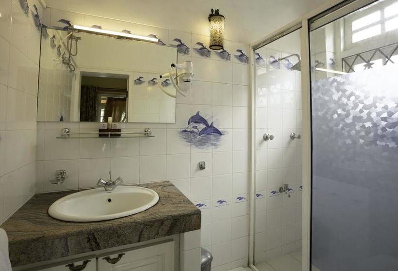 בית מלון כפרי Villa By Camellia