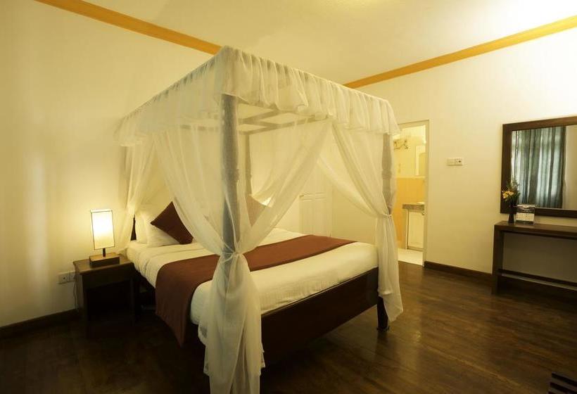 בית מלון כפרי Villa By Camellia