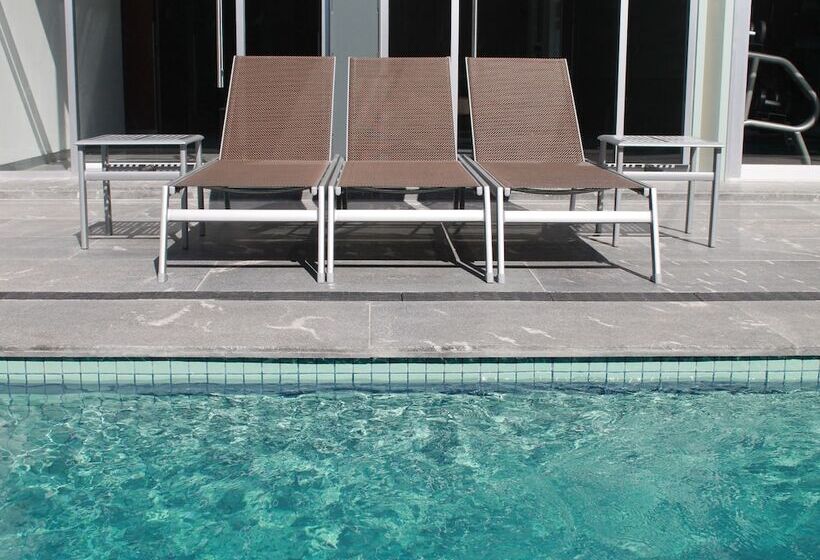 هتل Casa Inn Business Irapuato