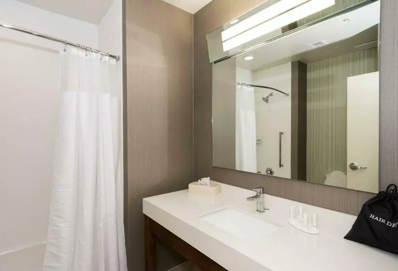 Hotelli Courtyard By Marriott Fayetteville Fort Liberty   Spring Lake