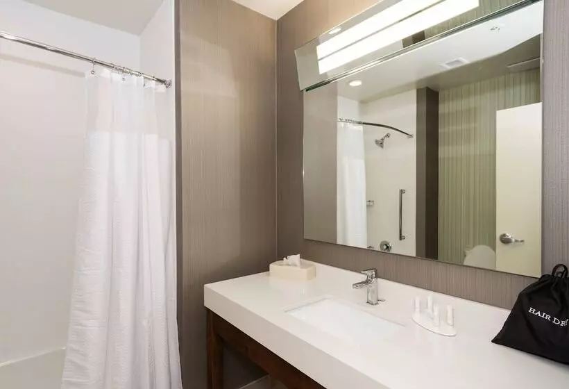 Hotelli Courtyard By Marriott Fayetteville Fort Liberty   Spring Lake