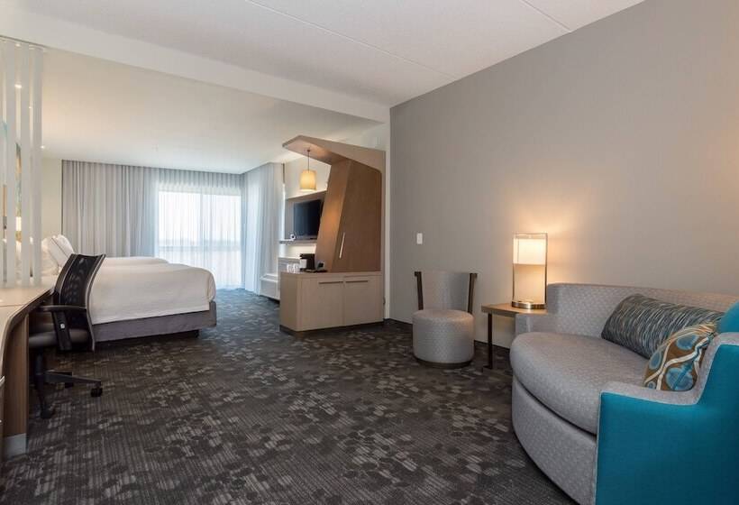 Otel Courtyard By Marriott Fayetteville Fort Liberty   Spring Lake