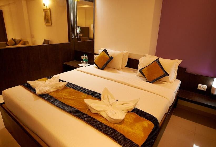 ホテル Golden View