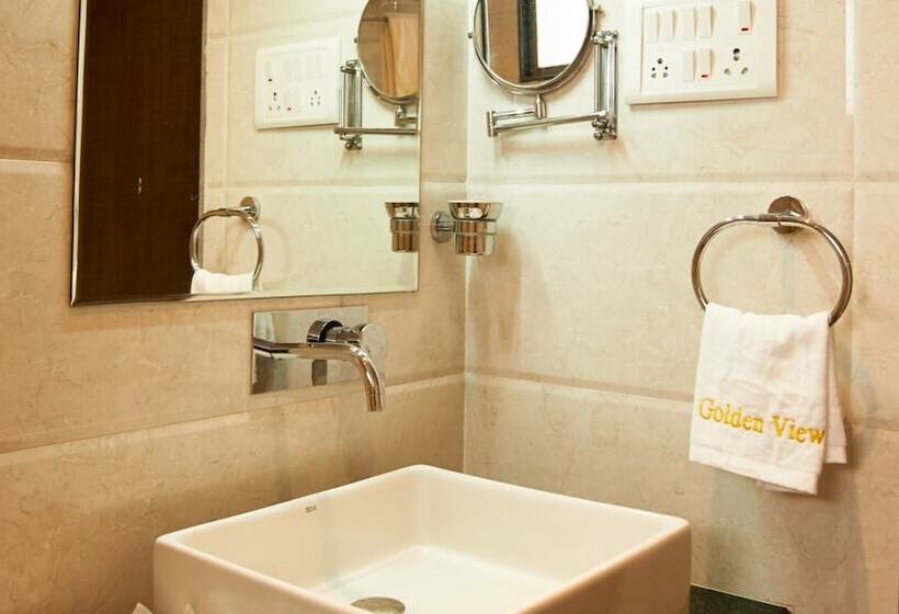 ホテル Golden View