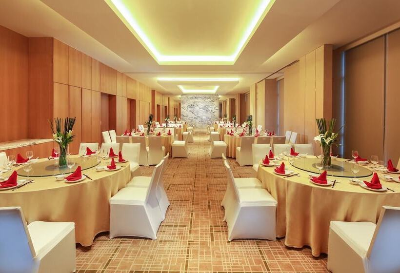 Otel Hilton Garden Inn Ningbo