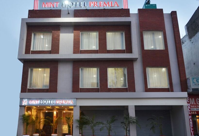 Mint Hotel Premia Chandigarh, Zirakpur