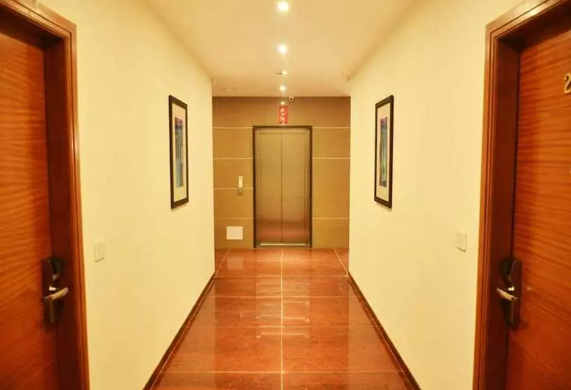 Mint Hotel Premia Chandigarh, Zirakpur