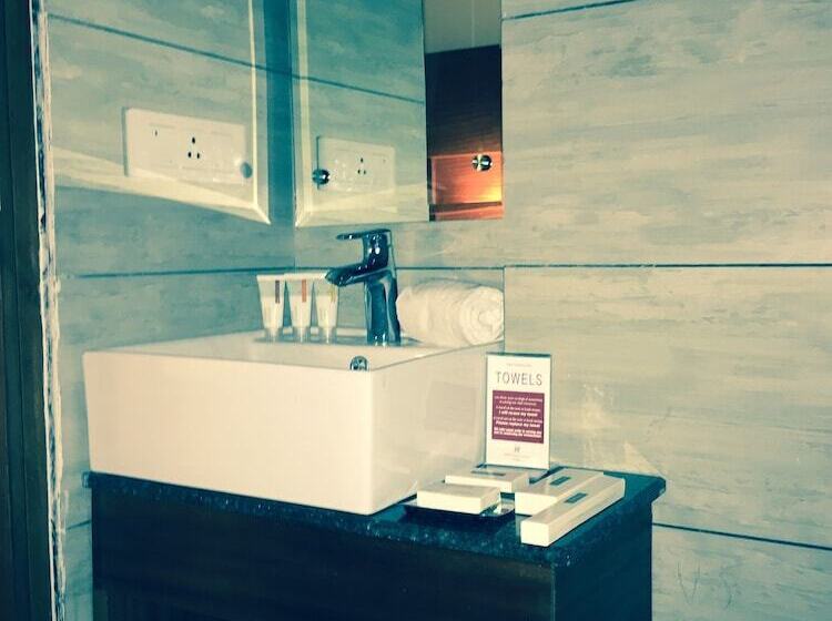 Mint Hotel Premia Chandigarh, Zirakpur