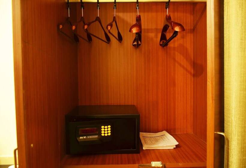 Mint Hotel Premia Chandigarh, Zirakpur