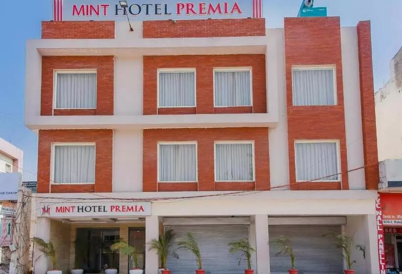 Mint Hotel Premia Chandigarh, Zirakpur