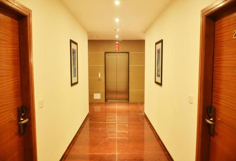 Mint Hotel Premia Chandigarh, Zirakpur