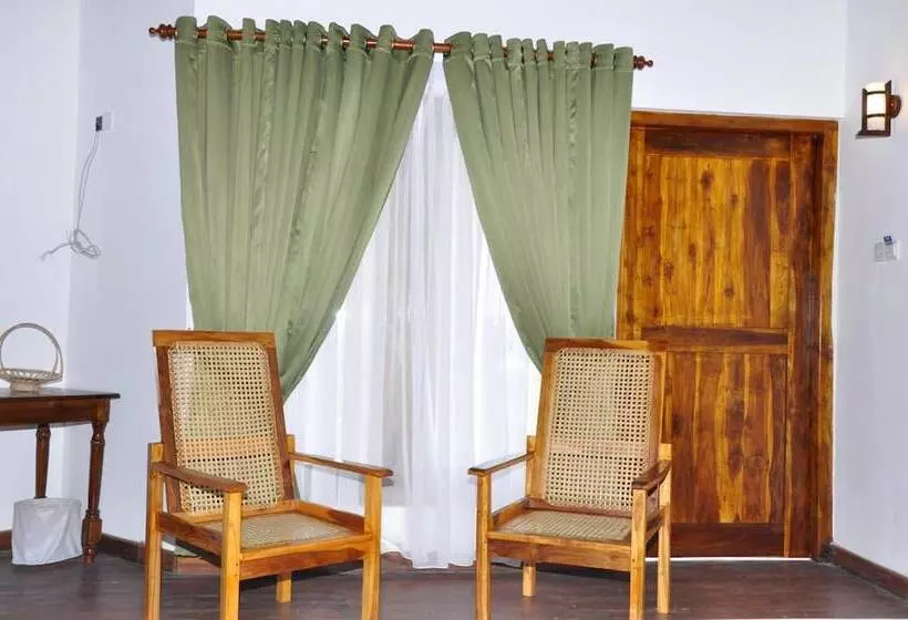 Hotel Naaval