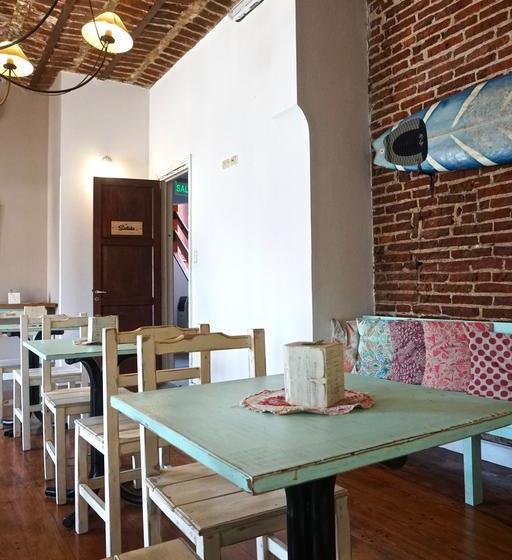 فندق Playa Varese Inn