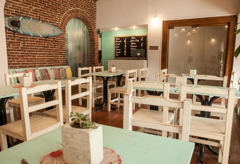 فندق Playa Varese Inn