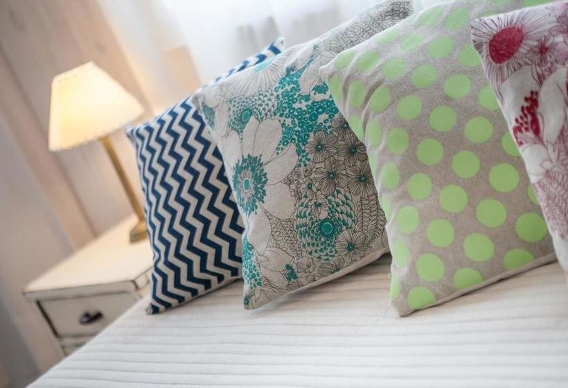 فندق Playa Varese Inn