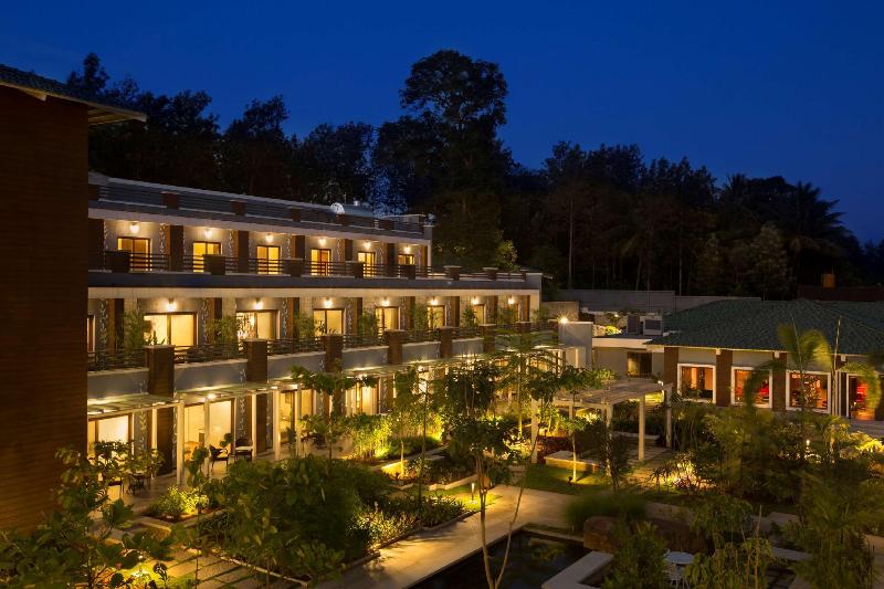 Hotel Purple Palms Resort & Spa