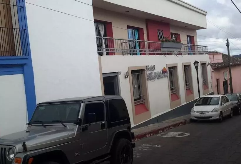 ホテル Real Colonial
