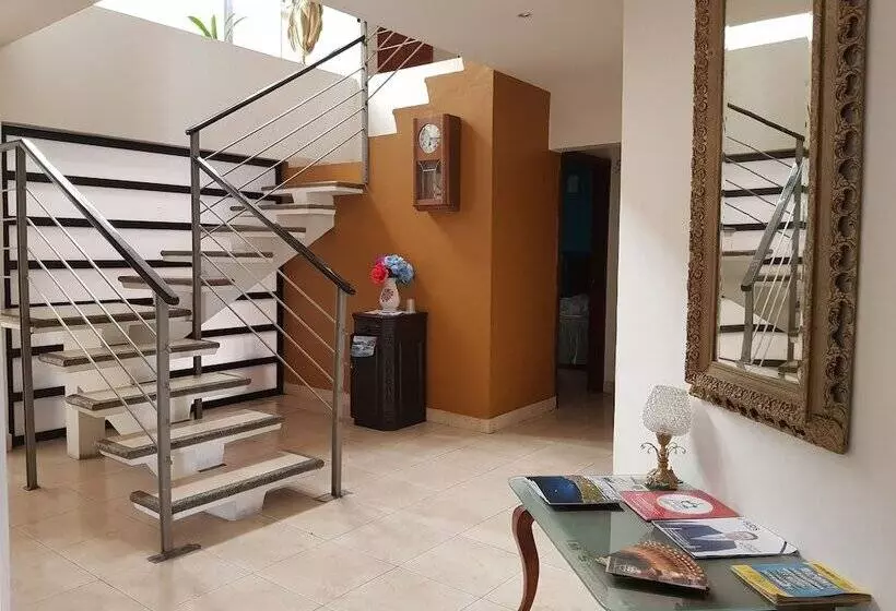 ホテル Real Colonial