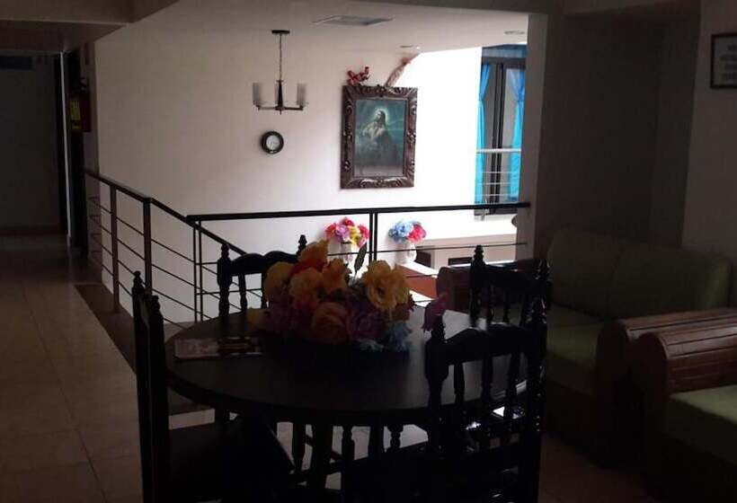 فندق Real Colonial