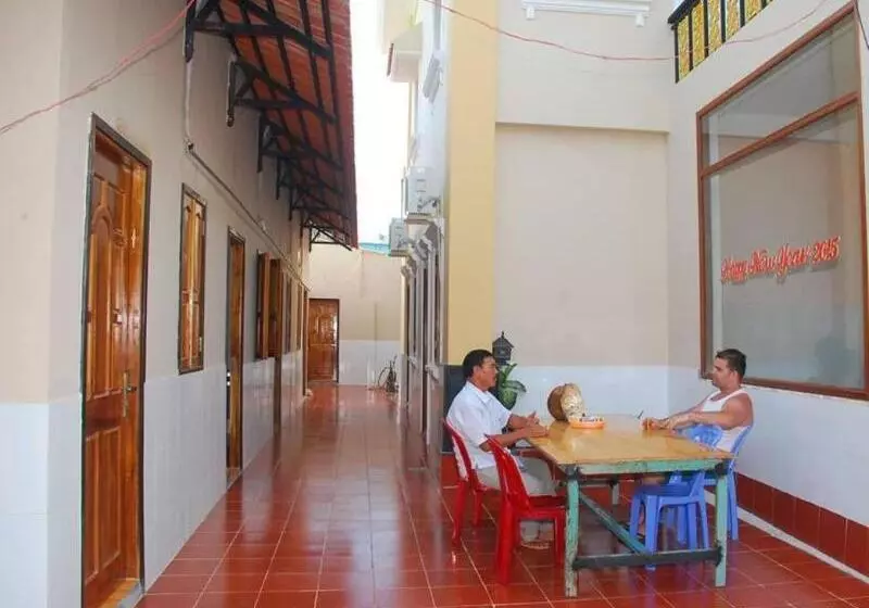 هتل The Lam Homestay