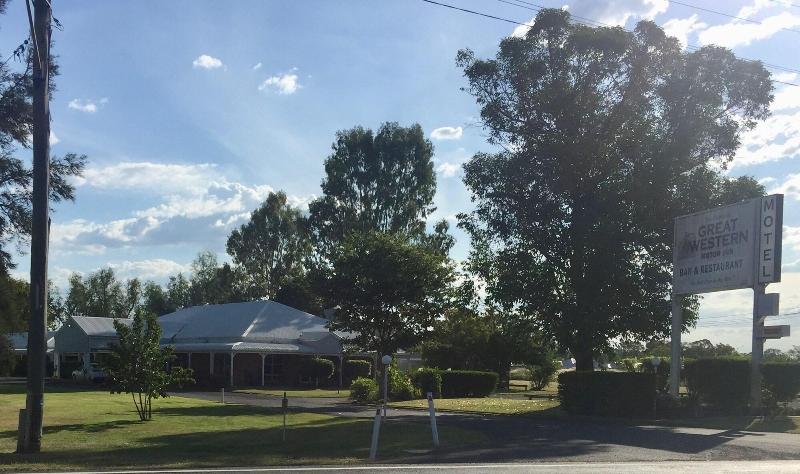 모텔 Chinchilla Great Western Motor Inn