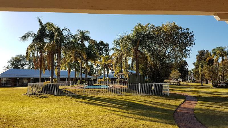 모텔 Chinchilla Great Western Motor Inn