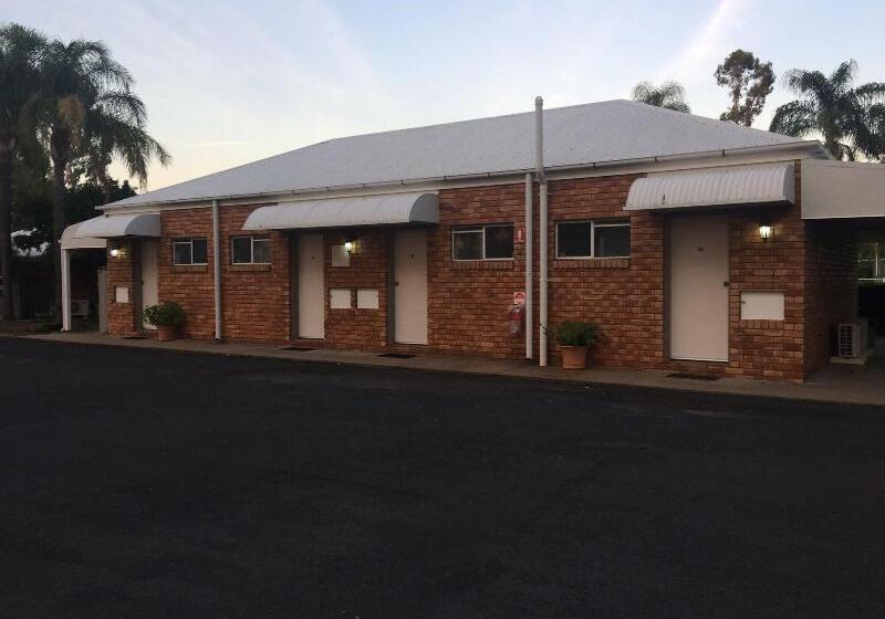 모텔 Chinchilla Great Western Motor Inn