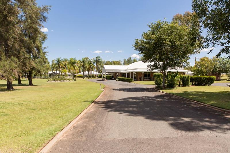 모텔 Chinchilla Great Western Motor Inn