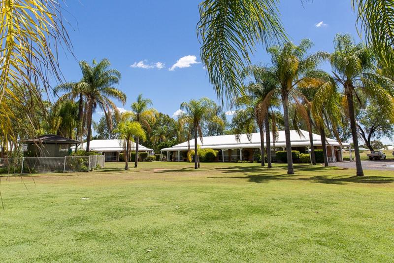 모텔 Chinchilla Great Western Motor Inn