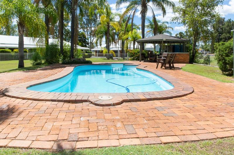 모텔 Chinchilla Great Western Motor Inn