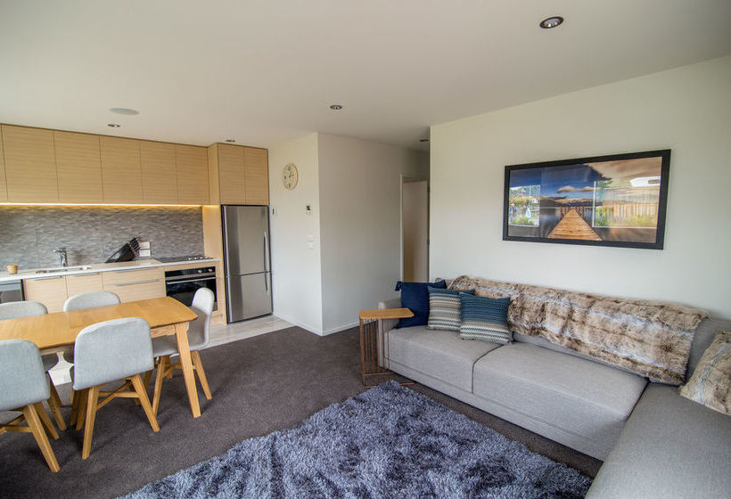 Te Anau Deluxe Apartments
